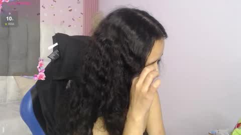 Snapshot of bella_vibes_s chatting on 14, 11, 2025 Bella online show from 14, 11, 2025