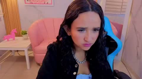 Snapshot of bella_vibes_s chatting on 13, 6, 2026 Bella online show from 13, 6, 2026