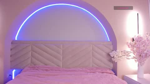 Snapshot of bella_williiams_ chatting on 25, 3, 2026 Bella online show from 25, 3, 2026