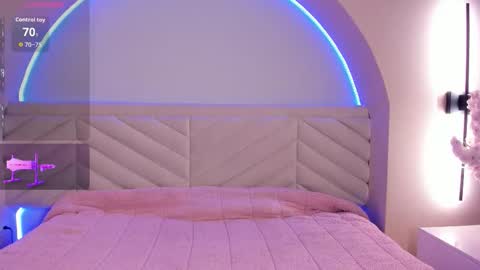 Snapshot of bella_williiams_ chatting on 27, 3, 2026 Bella online show from 27, 3, 2026