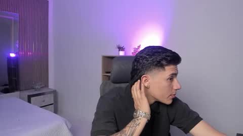 bellaastorm online show from 23, 9, 2025