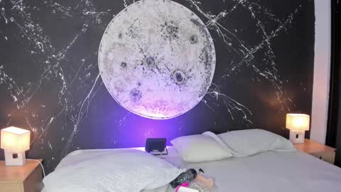 bellaastorm online show from 1, 10, 2025