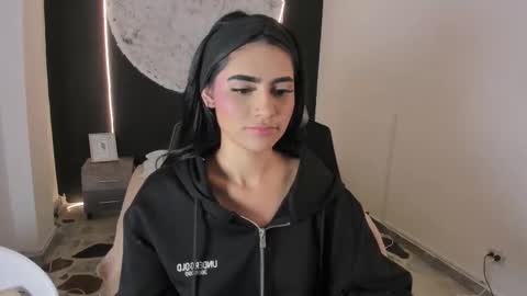 bellaastorm online show from 18, 10, 2025