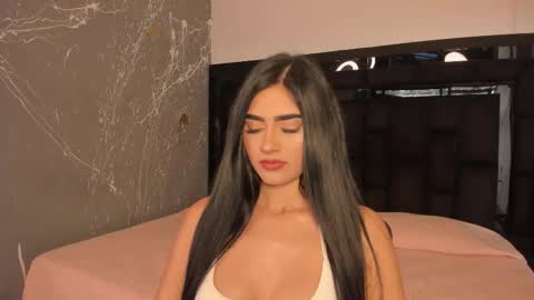 bellaastorm online show from 7, 11, 2025