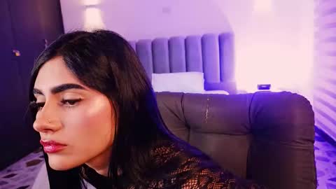 bellaastorm online show from 27, 11, 2025