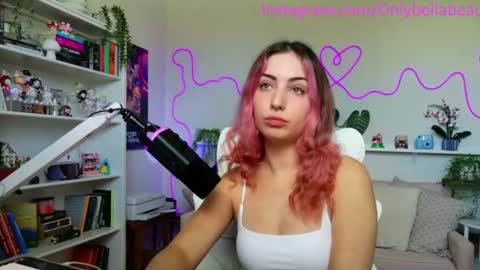 Snapshot of bellabeauu chatting on 1, 7, 2026 bella beau online show from 1, 7, 2026