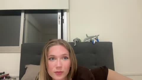 Snapshot of bellabloomx chatting on 26, 5, 2026 Bella Bloom online show from 26, 5, 2026
