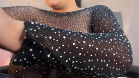bellaboobs_ online show from 17, 11, 2025