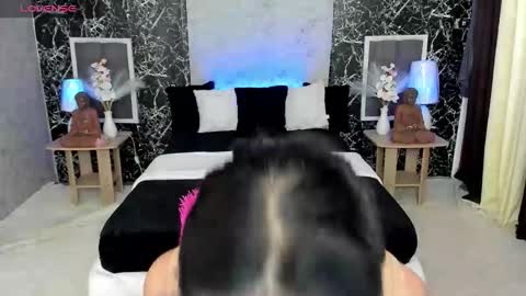 Bella online show from 2, 10, 2025