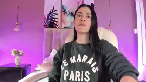 Bella Clair online show from 4, 11, 2025