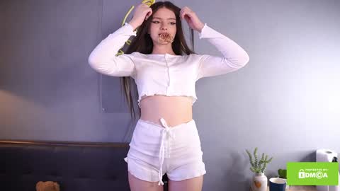 Snapshot of bellacle chatting on 30, 1, 2025 Bella I took a vacation and Ill be back on December 18th So dont lose me To keep in touch I have a TG - you can find below online show from 30, 1, 2025