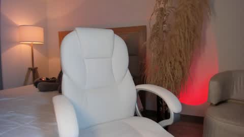 Bella Mia online show from 6, 1, 2025