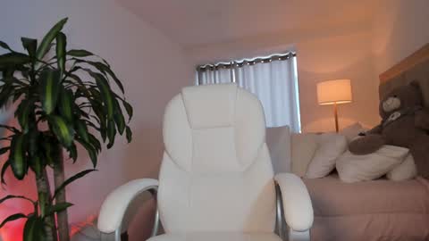 Bella Mia online show from 30, 1, 2025