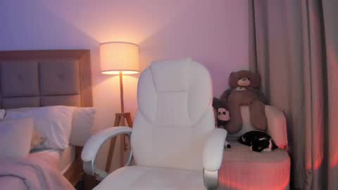 Bella Mia online show from 4, 10, 2025