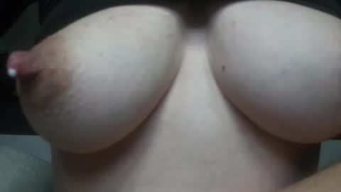 Snapshot of bellamilky chatting on 9, 4, 2026 Ewa online show from 9, 4, 2026