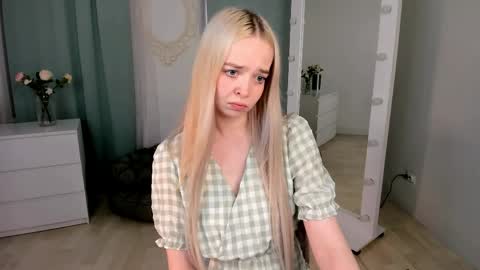 Snapshot of bellamontgomery chatting on 29, 4, 2026 Bella online show from 29, 4, 2026
