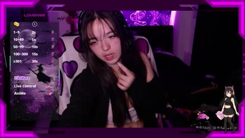 Bella Monteluna online show from 4, 12, 2025