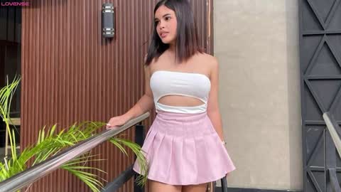 Bella Porch online show from 17, 12, 2024