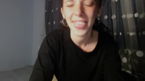 bellaqueen0701 online show from 7, 2, 2025