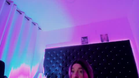 Snapshot of bellaroge chatting on 18, 4, 2026 bellaroge online show from 18, 4, 2026