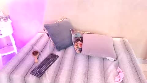 Snapshot of bellarooux chatting on 16, 12, 2025 bellarooux online show from 16, 12, 2025