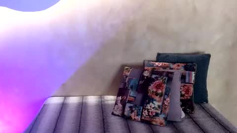 Snapshot of bellarooux chatting on 17, 12, 2025 bellarooux online show from 17, 12, 2025