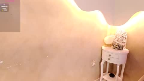 Snapshot of bellarooux chatting on 6, 1, 2026 bellarooux online show from 6, 1, 2026