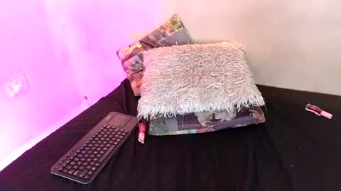 Snapshot of bellarooux chatting on 25, 4, 2026 bellarooux online show from 25, 4, 2026