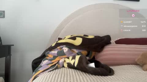 Snapshot of bellaryderr chatting on 3, 2, 2026 Isabella Ryder online show from 3, 2, 2026