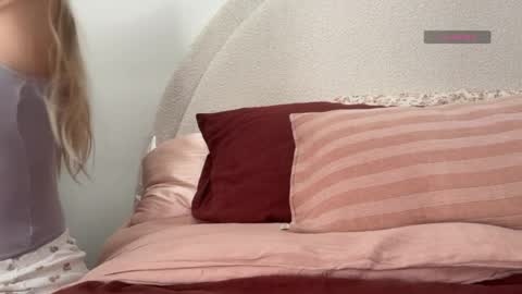 Snapshot of bellaryderr chatting on 25, 3, 2026 Isabella Ryder online show from 25, 3, 2026