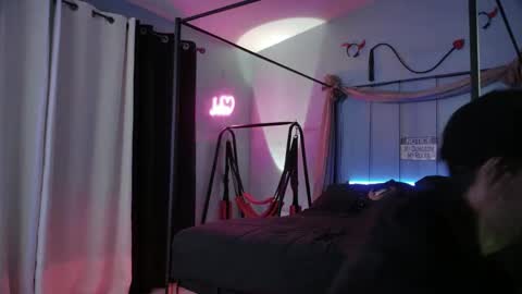 Bellaskeykeeper online show from 31, 3, 2026