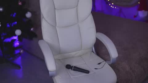 Snapshot of bellaspark_ chatting on 17, 12, 2025 BELLA online show from 17, 12, 2025