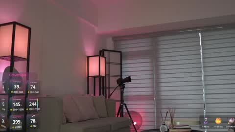 Belle Adrienne  IG  online show from 2, 11, 2025