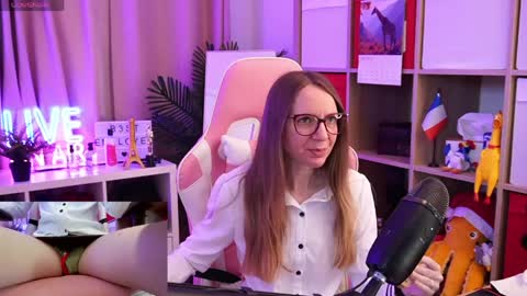 Snapshot of belle_alice chatting on 8, 4, 2026 Alice online show from 8, 4, 2026