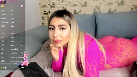 Snapshot of belle_hallle chatting on 7, 12, 2024 LucyJelly online show from 7, 12, 2024