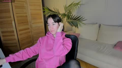 Bella online show from 28, 2, 2025