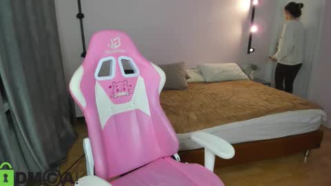 Belle online show from 10, 11, 2025