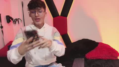 Neon online show from 10, 11, 2025