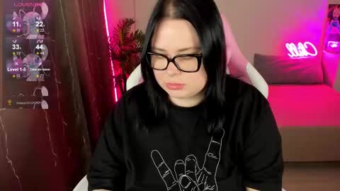 LinaBoo online show from 17, 11, 2025