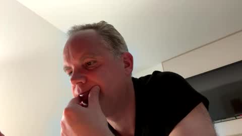 Snapshot of bencobra chatting on 25, 3, 2026 bencobra online show from 25, 3, 2026