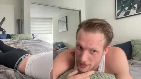 Snapshot of bendoverxo chatting on 2, 11, 2025 bendoverxo online show from 2, 11, 2025