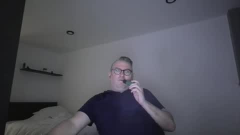 Snapshot of bengiles81 chatting on 26, 4, 2026 bengiles81 online show from 26, 4, 2026