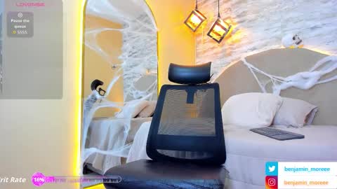 Snapshot of benjamin_more chatting on 29, 10, 2025 BENJAMIN online show from 29, 10, 2025