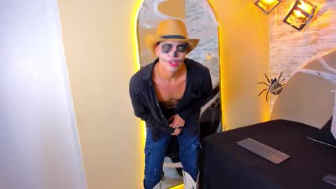 Snapshot of benjamin_more chatting on 31, 10, 2025 BENJAMIN online show from 31, 10, 2025