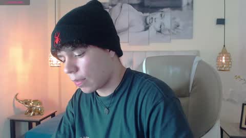 Snapshot of benjamintwink1 chatting on 30, 1, 2025 BENJAMIN online show from 30, 1, 2025