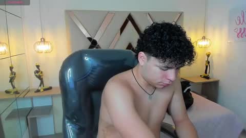 Snapshot of benjamintwink1 chatting on 11, 9, 2025 BENJAMIN online show from 11, 9, 2025