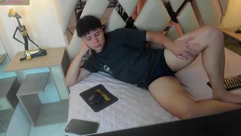 Snapshot of benjamintwink1 chatting on 1, 10, 2025 BENJAMIN online show from 1, 10, 2025
