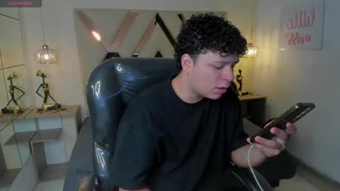 Snapshot of benjamintwink1 chatting on 20, 10, 2025 BENJAMIN online show from 20, 10, 2025