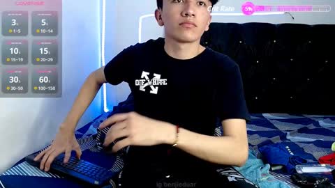 Snapshot of benji_hoter chatting on 1, 2, 2025 Benji Hoter online show from 1, 2, 2025