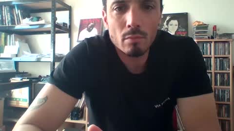 Snapshot of bennyhola chatting on 18, 5, 2026 BennyHola online show from 18, 5, 2026